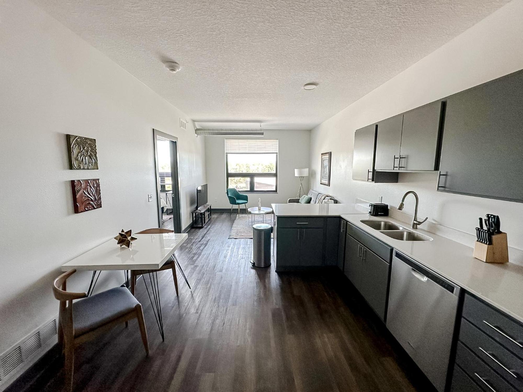 Sleepover 1Bd 1Ba Des Moines Apartments エクステリア 写真
